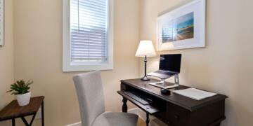 How to Choose the Perfect Study Table and Study Chair for Long Work Hours