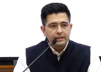 Big Blow To AAP: Raghav Chadha Quits Party After 15 Years; Among 7 MPs Set to Join BJP