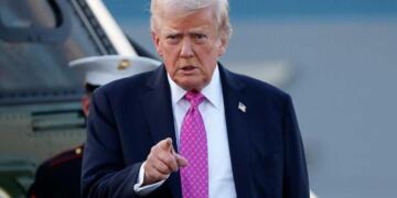 Trump Says US Sent Guns to Iranian Protesters, Alleges ‘Kurds Kept Weapons Sent’