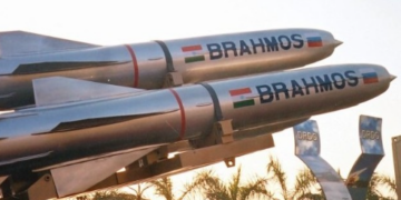 Historic Leap for ‘Aatmanirbhar Bharat’ as First India-Made BrahMos Missiles from Lucknow Join Indian Army