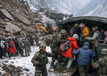 Indian Army aids tourists in North Sikkim