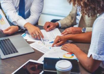 How Financial Security Boosts Employee Performance and Engagement at Work?