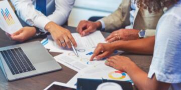 How Financial Security Boosts Employee Performance and Engagement at Work?
