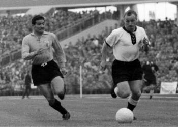 When Argentina needed to borrow shirts from a Swedish team to play a FIFA World Cup match