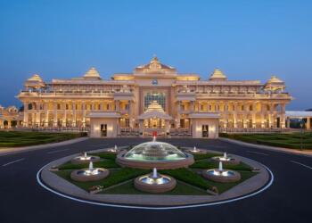 Stay Like Royalty: Exploring the Charm of an Iconic Luxury Retreat