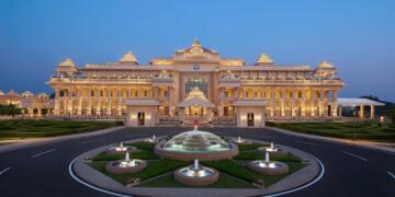 Stay Like Royalty: Exploring the Charm of an Iconic Luxury Retreat