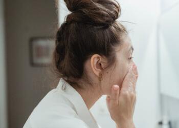 Best Salicylic Acid Face Wash for Oily & Acne-Prone Skin