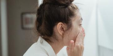 Best Salicylic Acid Face Wash for Oily & Acne-Prone Skin