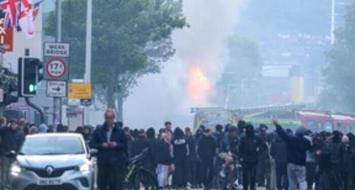 Refugee’s Involvement in Stabbing Incident Sparks Belfast Riots, Britain’s Immigration Crisis Returns to the Spotlight