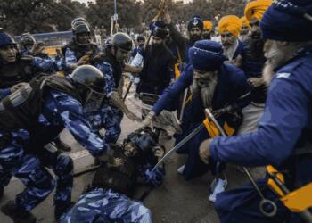 Nihangs in Spotlight After Violent Clashes Rock Delhi Protest