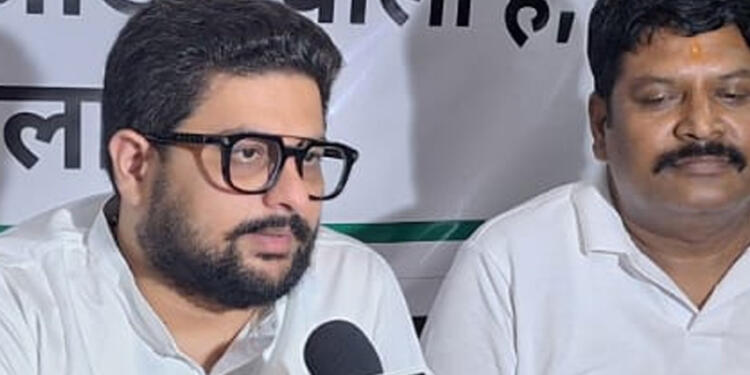 Nav Yuvak Dal founder Bharat Katyayan addressed a press conference.