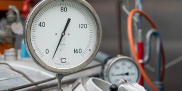 Top Features to Look for in an Industrial Temperature Gauge