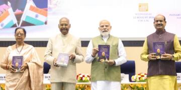 At Kovind Book Launch, Modi Tells Youth to Read Autobiographies: “Shortcut Will Cut You Short”