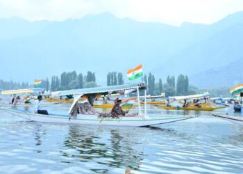 The picture shows the CRPF’s Tiranga Yatra rally held at Dal Lake.