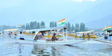 The picture shows the CRPF’s Tiranga Yatra rally held at Dal Lake.
