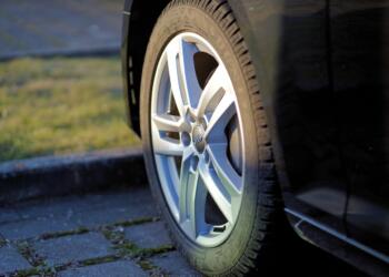 A Practical Guide to Finding a Reliable Car Tyre Company