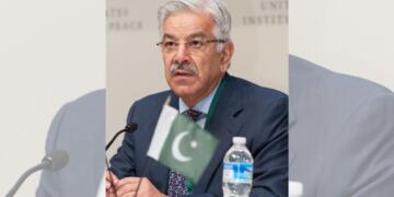 Pakistan defence minister’s throat gesture at Afghan woman journalist draws condemnation