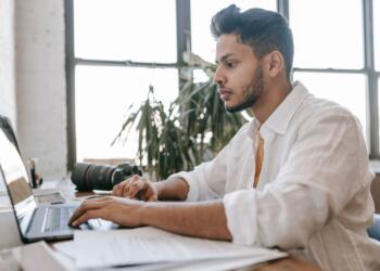 TOP 9 Red Flags in Overseas Job Offers Promising Free Visas and Flights