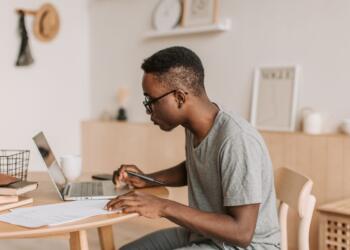 How to Choose the Right Online Degree at Apna Advantage for Your Career Goals