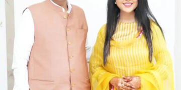 Amruta Fadnavis Faces Online Mockery Over Garba FIR