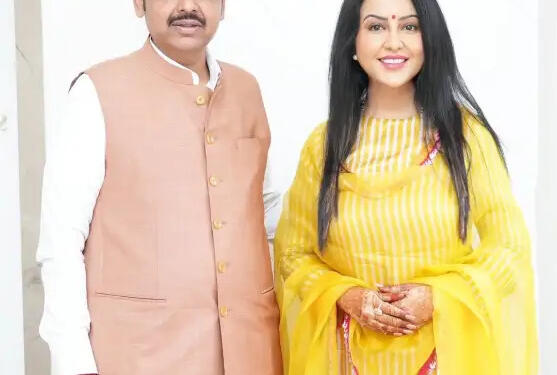Amruta Fadnavis Faces Online Mockery Over Garba FIR