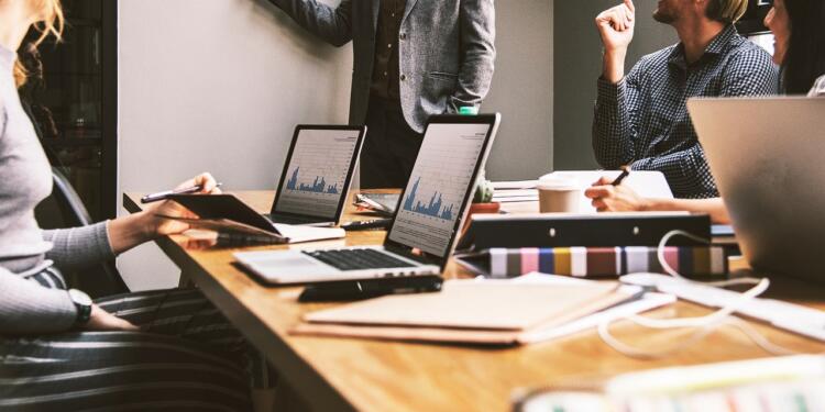 What makes an NRI account the right choice for managing overseas earnings?